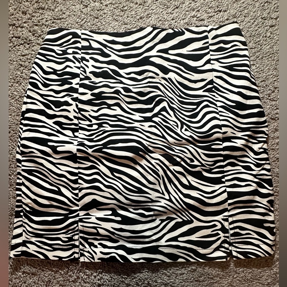 ⚡️ zebra print boutique skirt, size 1⚡️
